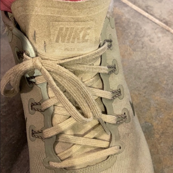 Nike shoes - Picture 6 of 6